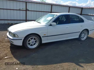 1997 BMW 5 Series 540i z VIN WBADE6327VBW53212, wystawiony jako IAAI lot #42310586 z przebiegiem Nie podano mil oraz . Historia ofert i sprzedaży dostępna na DreamBid. Obrazek 2.
