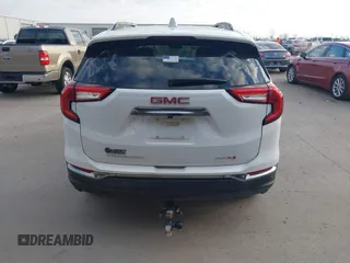 2022 GMC Terrain AT4 z VIN 3GKALYEV1NL296739, wystawiony jako IAAI lot #41118630 z przebiegiem 28 366 mil mil oraz . Historia ofert i sprzedaży dostępna na DreamBid. Obrazek 17.