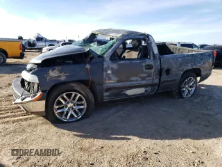 2000 Chevrolet Silverado 1500 with VIN 1GCEC14W0YZ153552, listed as a Copart auction lot 81249094 with 215,983 mi miles and Non Repairable. Bid and sale history available at DreamBid. Image 1.