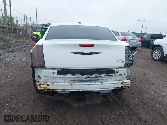 2014 Chrysler 300 S with VIN 2C3CCABG9EH355602, listed as a IAAI auction lot 42244756 with 165,816 mi miles and . Bid and sale history available at DreamBid. Image 16.