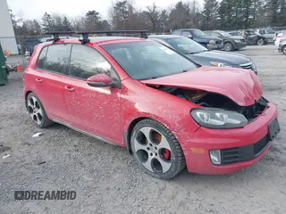 2013 Volkswagen GTI Autobahn z VIN WVWGD7AJ1DW051108, wystawiony jako IAAI lot #41239963 z przebiegiem 146 951 mil mil oraz . Historia ofert i sprzedaży dostępna na DreamBid. Obrazek 1.