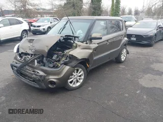 2013 Kia Soul ! with VIN KNDJT2A63D7537954, listed as a IAAI auction lot 41367467 with 91,580 mi miles. Bid and sale history available at carsss.com. Image 2.