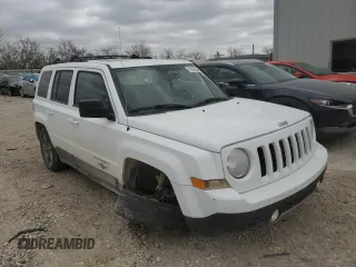 2014 Jeep Patriot Latitude with VIN 1C4NJPFAXED625758, listed as a Copart auction lot 51084625 with 186,517 mi miles and Salvage Title. Bid and sale history available at carsss.com. Image 4.