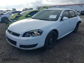 2013 Chevrolet Impala Police with VIN 2G1WD5E38D1124003, listed as a IAAI auction lot 41231039 with 172,366 mi miles. Bid and sale history available at carsss.com. Image 17.