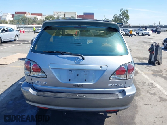 2002 Lexus RX with VIN JTJGF10U720140178, listed as a IAAI auction lot 41686562 with 166,211 mi miles. Bid and sale history available at carsss.com. Image 17.