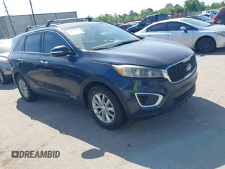 2017 Kia Sorento LX V6 with VIN 5XYPGDA57HG322510, listed as a IAAI auction lot 42012684 with 86,859 mi miles. Bid and sale history available at carsss.com. Image 1.