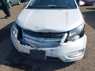 2015 Chevrolet Volt with VIN 1G1RC6E40FU132408, listed as a IAAI auction lot 41970108 with 82,038 mi miles and . Bid and sale history available at DreamBid. Image 6.