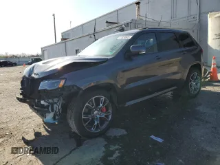 2018 Jeep Grand Cherokee SRT z VIN 1C4RJFDJ5JC207025, wystawiony jako Copart lot #51524845 z przebiegiem 64 690 mil mil oraz Szkoda całkowita • Salvage title. Historia ofert i sprzedaży dostępna na DreamBid. Obrazek 1.