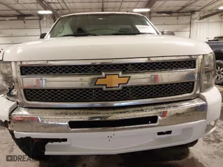2013 Chevrolet Silverado 1500 LT with VIN 1GCNKSE02DZ169359, listed as a IAAI auction lot 41607634 with 215,431 mi miles. Bid and sale history available at carsss.com. Image 6.