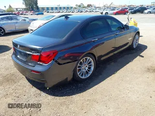 2015 BMW 7 Series 750i с VIN WBAYA8C59FD825698, выставлен на аукционе IAAI как лот 42009098 с пробегом 71 639 миль миль и . История ставок и продаж доступна на DreamBid. Изображение 4.