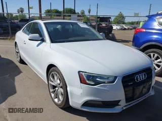 2013 Audi A5 Premium Plus z VIN WAULFAFR8DA079146, wystawiony jako IAAI lot #42326593 z przebiegiem 136 507 mil mil oraz . Historia ofert i sprzedaży dostępna na DreamBid. Obrazek 1.