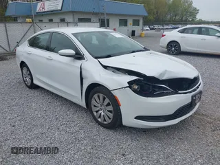 2016 Chrysler 200 LX z VIN 1C3CCCFB2GN170702, wystawiony jako IAAI lot #42027190 z przebiegiem 153 099 mil mil oraz . Historia ofert i sprzedaży dostępna na DreamBid. Obrazek 1.