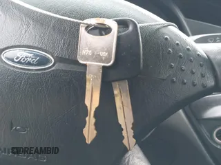 2000 Ford Focus LX с VIN 1FAFP33P0YW295695, выставлен на аукционе IAAI как лот 42467784 с пробегом 159 822 миль миль и . История ставок и продаж доступна на DreamBid. Изображение 11.