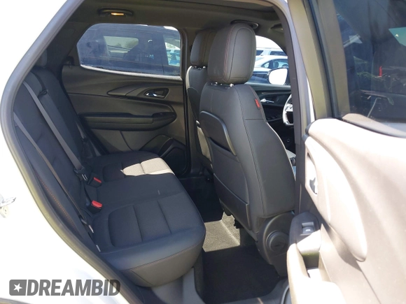 2022 Chevrolet TrailBlazer RS with VIN KL79MTSL8NB120156, listed as a IAAI auction lot 42104073 with 27,147 mi miles. Bid and sale history available at carsss.com. Image 8.