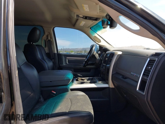 2018 Ram 2500 Big Horn with VIN 3C6UR5DL9JG327168, listed as a IAAI auction lot 42025118 with 195,635 mi miles. Bid and sale history available at carsss.com. Image 5.