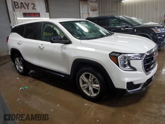 2022 GMC Terrain SLE with VIN 3GKALMEV7NL292512, listed as a Copart auction lot 43521215 with 227,329 mi miles and Salvage Title. Bid and sale history available at carsss.com. Image 4.