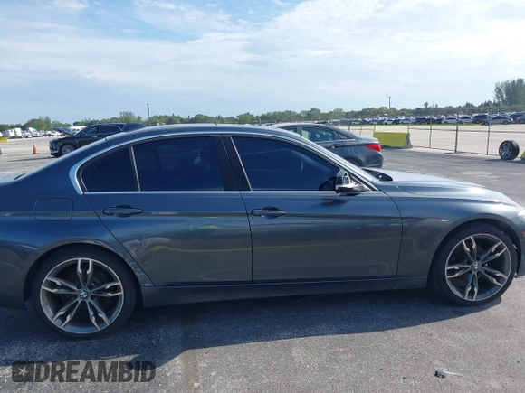 2015 BMW 3 Series 328i z VIN WBA3A5G57FNS82543, wystawiony jako IAAI lot #42731940 z przebiegiem 102 773 mil mil oraz . Historia ofert i sprzedaży dostępna na DreamBid. Obrazek 6.