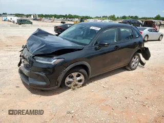 2023 Honda HR-V LX z VIN 3CZRZ2H38PM702334, wystawiony jako Copart lot #60760625 z przebiegiem 53 149 mil mil oraz Szkoda całkowita • Salvage title. Historia ofert i sprzedaży dostępna na DreamBid. Obrazek 1.