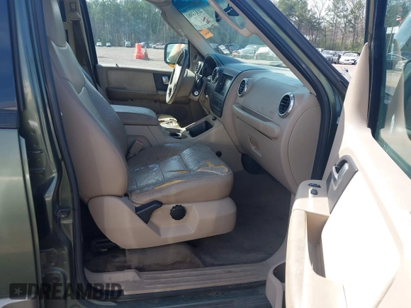 2003 Ford Expedition Eddie Bauer with VIN 1FMEU17LX3LA04393, listed as a IAAI auction lot 41833981 with 1 mi miles. Bid and sale history available at carsss.com. Image 5.
