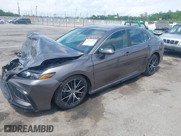 2022 Toyota Camry SE z VIN 4T1G11AK0NU057778, wystawiony jako IAAI lot #42094950 z przebiegiem 115 649 mil mil oraz . Historia ofert i sprzedaży dostępna na DreamBid. Obrazek 14.