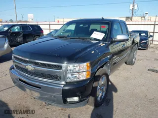 2011 Chevrolet Silverado 1500 LT with VIN 1GCRCSE00BZ327726, listed as a IAAI auction lot 41713327 with 228,435 mi miles. Bid and sale history available at carsss.com. Image 17.