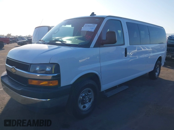 2020 Chevrolet Express Passenger LT z VIN 1GAZGPFGXL1268223, wystawiony jako IAAI lot #41466619 z przebiegiem 219 671 mil mil oraz . Historia ofert i sprzedaży dostępna na DreamBid. Obrazek 17.