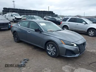 2024 Nissan Altima S with VIN 1N4BL4BV7RN373932, listed as a IAAI auction lot 41918978 with 28,406 mi miles and . Bid and sale history available at carsss.com. Image 1.