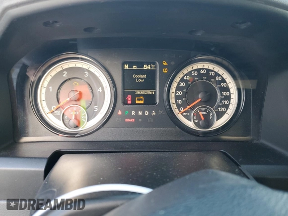 2018 Ram 2500 Tradesman with VIN 3C6UR4CL1JG424439, listed as a Copart auction lot 75015984 with 268,529 mi miles and Salvage title. Bid and sale history available at DreamBid. Image 9.