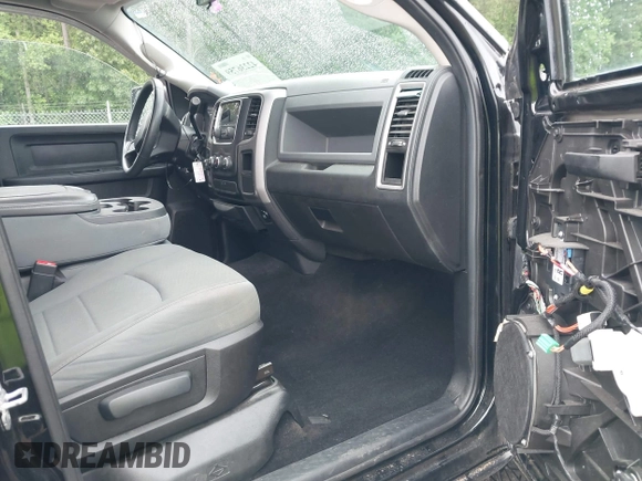 2014 Ram 1500 Express z VIN 1C6RR7KT9ES162080, wystawiony jako IAAI lot #42236759 z przebiegiem 147 216 mil mil oraz . Historia ofert i sprzedaży dostępna na DreamBid. Obrazek 5.