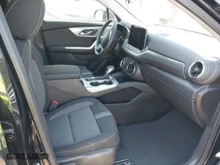 2025 Chevrolet Blazer LT with VIN 3GNKBHR4XSS185166, listed as a IAAI auction lot 42072316 with 170 mi miles. Bid and sale history available at carsss.com. Image 5.