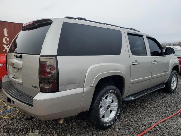 2007 Chevrolet Suburban LT with VIN 3GNFK16347G248390, listed as a Copart auction lot 44338025 with 322,147 mi miles and Salvage Title. Bid and sale history available at carsss.com. Image 3.