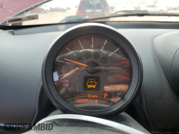 2015 MINI Countryman S z VIN WMWZC5C56FWP47625, wystawiony jako Copart lot #59610185 z przebiegiem 136 096 mil mil oraz Czysty tytuł • Clean title. Historia ofert i sprzedaży dostępna na DreamBid. Obrazek 9.