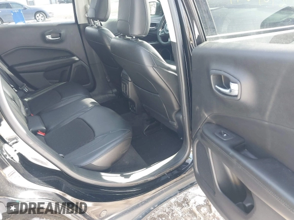 2018 Jeep Compass Latitude with VIN 3C4NJDBB8JT394845, listed as a IAAI auction lot 41590737 with 49,000 mi miles. Bid and sale history available at carsss.com. Image 8.