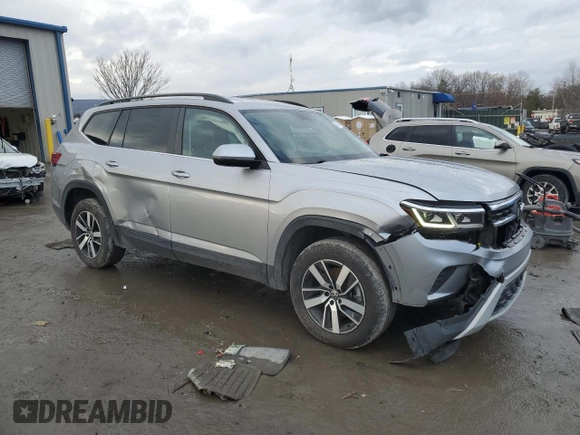 2021 Volkswagen Atlas SE z VIN 1V2LP2CAXMC513803, wystawiony jako Copart lot #46808555 z przebiegiem 99 909 mil mil oraz Szkody całkowita. Historia ofert i sprzedaży dostępna na DreamBid. Obrazek 4.