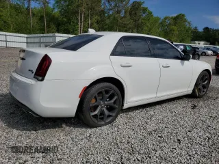 2021 Chrysler 300 S z VIN 2C3CCABG5MH541488, wystawiony jako Copart lot #49311155 z przebiegiem 80 806 mil mil oraz Szkoda całkowita • Salvage title. Historia ofert i sprzedaży dostępna na DreamBid. Obrazek 3.