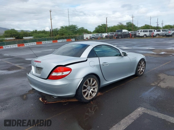2005 Mercedes-Benz SLK 230/320 с VIN WDBWK56F35F045143, выставлен на аукционе IAAI как лот 42014710 с пробегом 96 868 миль миль и . История ставок и продаж доступна на DreamBid. Изображение 4.