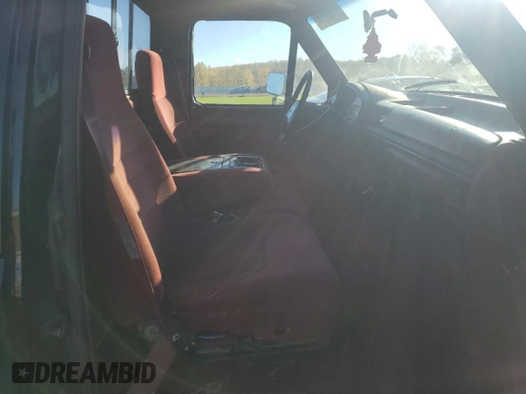 1996 Ford F-250 z VIN 1FTHF26F7TEA85788, wystawiony jako Copart lot #77768114 z przebiegiem 383 611 mil mil oraz Szkoda całkowita • Salvage title. Historia ofert i sprzedaży dostępna na DreamBid. Obrazek 10.