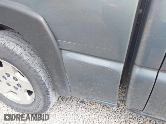 2006 Chevrolet Silverado 1500 LT1 with VIN 2GCEC13T761125079, listed as a IAAI auction lot 42122779 with 237,534 mi miles and . Bid and sale history available at DreamBid. Image 14.