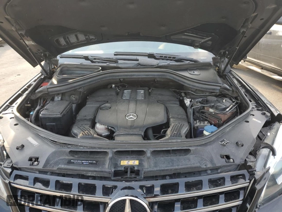 2015 Mercedes-Benz M 400 with VIN 4JGDA5GB5FA499282, listed as a Copart auction lot 42181905 with 102,426 mi miles and Salvage Title. Bid and sale history available at DreamBid. Image 12.