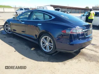 2014 Tesla Model S 60 with VIN 5YJSA1H11EFP47897, listed as a IAAI auction lot 41802285 with Not Provided miles and . Bid and sale history available at DreamBid. Image 3.