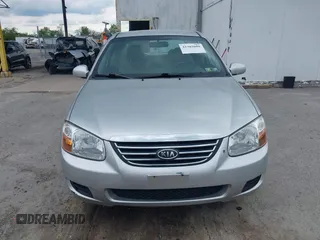 2009 Kia Spectra EX z VIN KNAFE222795660684, wystawiony jako IAAI lot #42385088 z przebiegiem 167 307 mil mil oraz . Historia ofert i sprzedaży dostępna na DreamBid. Obrazek 6.