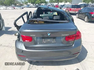 2016 BMW 3 Series 328i xDrive z VIN WBA8E3C58GK503641, wystawiony jako IAAI lot #42282926 z przebiegiem 130 039 mil mil oraz . Historia ofert i sprzedaży dostępna na DreamBid. Obrazek 16.