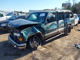1996 GMC Suburban with VIN 1GKFK16R3TJ703465, listed as a IAAI auction lot 41325441 with 271,871 mi miles. Bid and sale history available at carsss.com. Image 2.