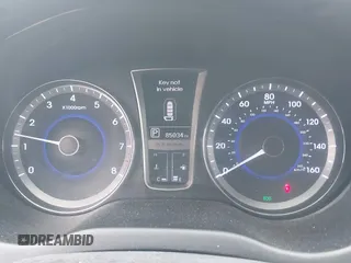 2013 Hyundai Azera с VIN KMHFG4JGXDA325601, выставлен на аукционе IAAI как лот 42459533 с пробегом 85 034 миль миль и . История ставок и продаж доступна на DreamBid. Изображение 7.