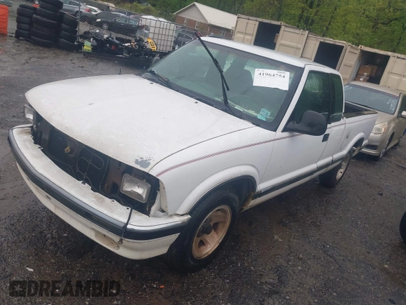 1994 Chevrolet S-10 LS with VIN 1GCCS19Z3R8141366, listed as a IAAI auction lot 41964754 with 191,756 mi miles. Bid and sale history available at carsss.com. Image 2.