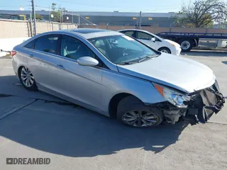 2011 Hyundai Sonata SE with VIN 5NPEC4AC9BH035588, listed as a IAAI auction lot 41956719 with 1 mi miles. Bid and sale history available at carsss.com. Image 1.