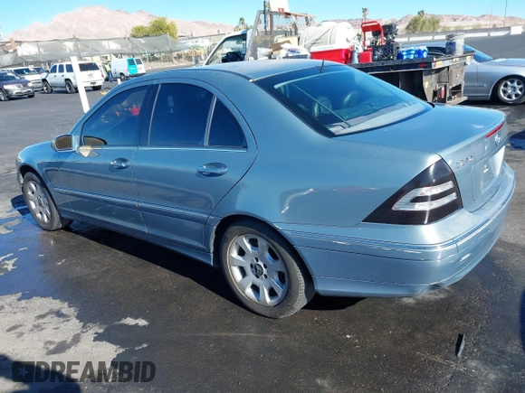 2005 Mercedes-Benz C 240 with VIN WDBRF61J85A764789, listed as a IAAI auction lot 41319572 with 8,921 mi miles and . Bid and sale history available at DreamBid. Image 3.