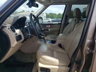 2016 Land Rover LR4 HSE Lux z VIN SALAK2V69GA784943, wystawiony jako Copart lot #61089295 z przebiegiem 125 885 mil mil oraz Szkoda całkowita • Salvage title. Historia ofert i sprzedaży dostępna na DreamBid. Obrazek 7.