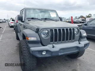 2020 Jeep Gladiator Sport S z VIN 1C6HJTAG4LL153441, wystawiony jako IAAI lot #42052329 z przebiegiem 34 660 mil mil oraz . Historia ofert i sprzedaży dostępna na DreamBid. Obrazek 1.