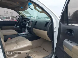 2008 Toyota Tundra z VIN 5TFRV54198X040153, wystawiony jako IAAI lot #42407051 z przebiegiem 318 500 mil mil oraz . Historia ofert i sprzedaży dostępna na DreamBid. Obrazek 5.